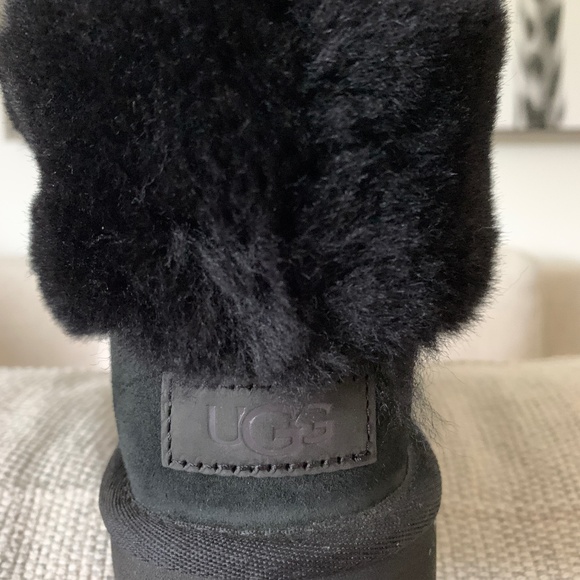 Authentic Ugg Boots - Ankle height - Picture 1 of 5